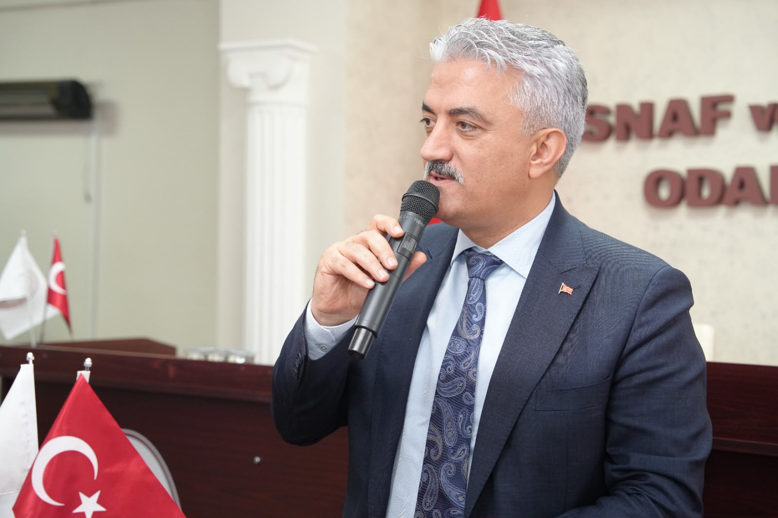 DESOB Toplantı Salonu'nda Anlamlı Buluşma DESOB Toplantı Salonu'nda Anlamlı Buluşma