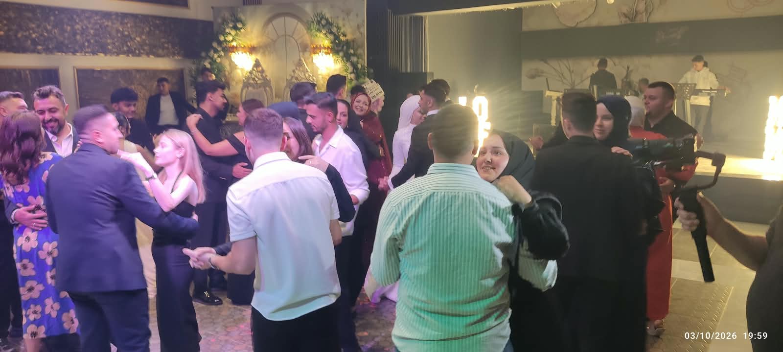 CUMAYERİ’NDE MUTLU GÜN: LİVANUR ZEYNEP VE SEFA DÜNYA EVİNE GİRDİ