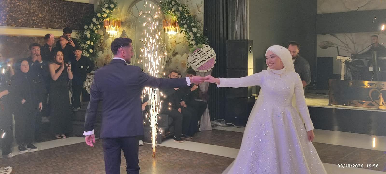 CUMAYERİ’NDE MUTLU GÜN: LİVANUR ZEYNEP VE SEFA DÜNYA EVİNE GİRDİ