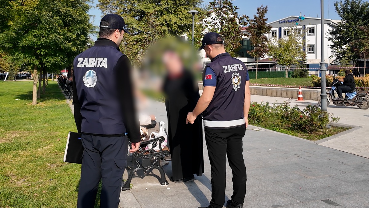 Millet Bahçesi'nde Yere İzmarit Atanlara Ceza Kesildi!