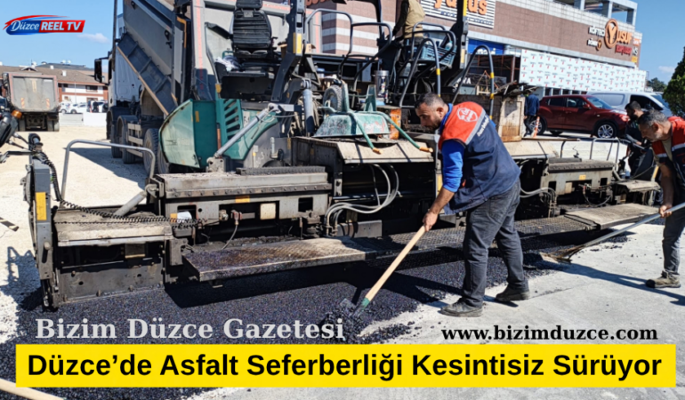 Düzce Belediyesi, şehir merkezinde ulaşım altyapısını güçlendirmek, yol güvenliğini artırmak ve vatandaşlara konforlu ulaşım sağlamak amacıyla başlattığı asfalt seferberliğini sürdürüyor. Belediye Başkanı Dr. Faruk Özlü’nün yakından takip ettiği çalışmalar kapsamında, altyapısı tamamlanan cadde ve sokaklar öncelik sırasına alınarak yenileniyor. Kapsamlı yenileme sürecinde “önce altyapı, sonra asfalt” prensibiyle hareket ediliyor. İçme suyu şebeke yenileme çalışmaları nedeniyle yeniden kazılma ihtimali bulunan yollar sonraki planlara dahil edilirken, altyapısı hazır güzergâhlarda sıcak asfalt serimi hızla yapılıyor.