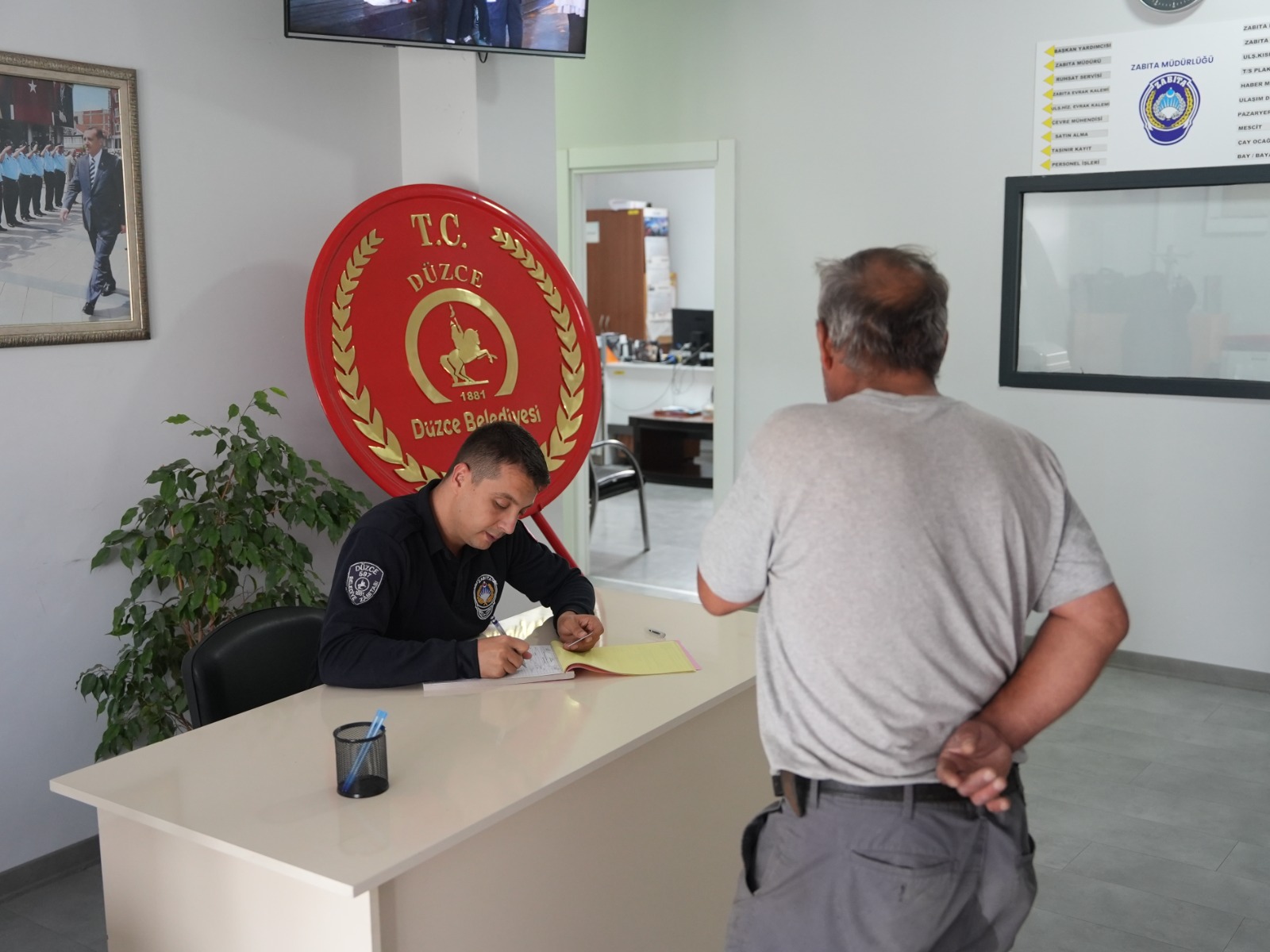 Düzce’de Çevreyi Kirleten Şahsa Kamera Destekli Ceza