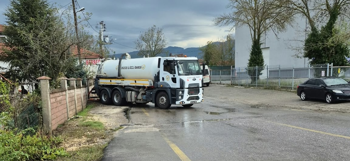GÜMÜŞOVA ÇAYBÜKÜ KÖYÜ'NDE SU KABUSU GERİ DÖNDÜ